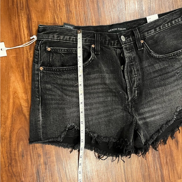 Aritzia Denim Forum Black Jean Shorts Distressed Cut Off The Ex Boyfriend 30 - Picture 11 of 11